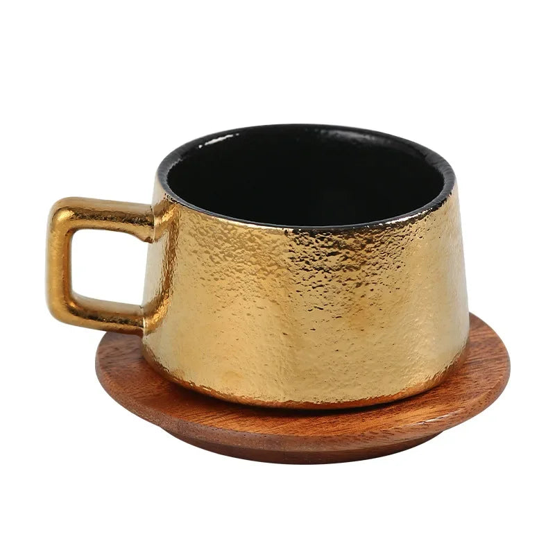 Taza de café de 23 ml con elegante platillo dorado y plateado 