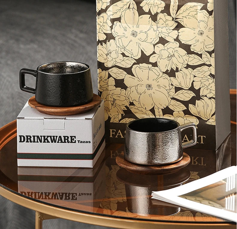 Taza de café de 23 ml con elegante platillo dorado y plateado 