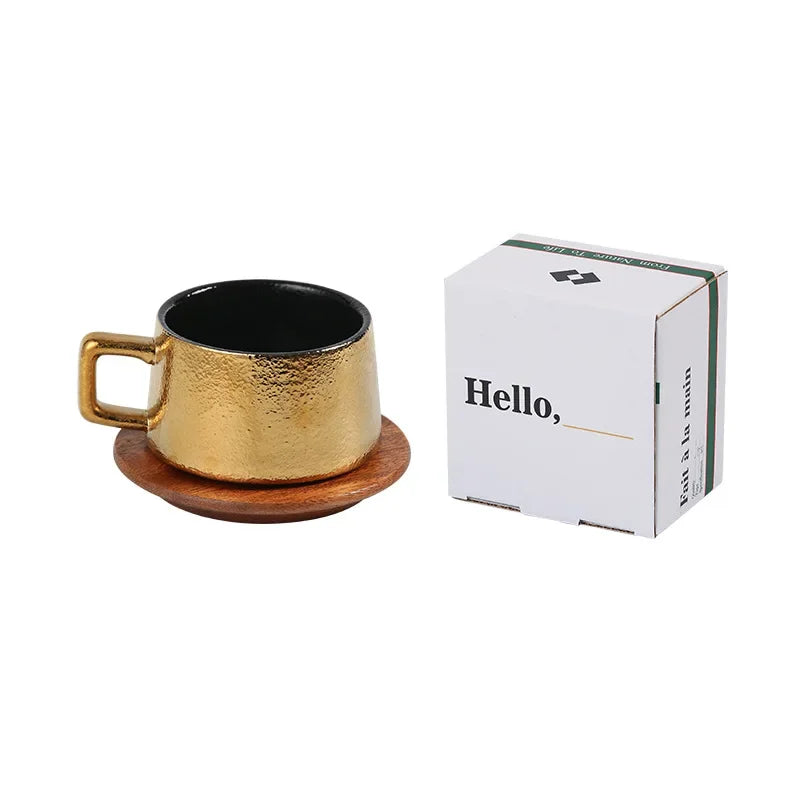 Taza de café de 23 ml con elegante platillo dorado y plateado 