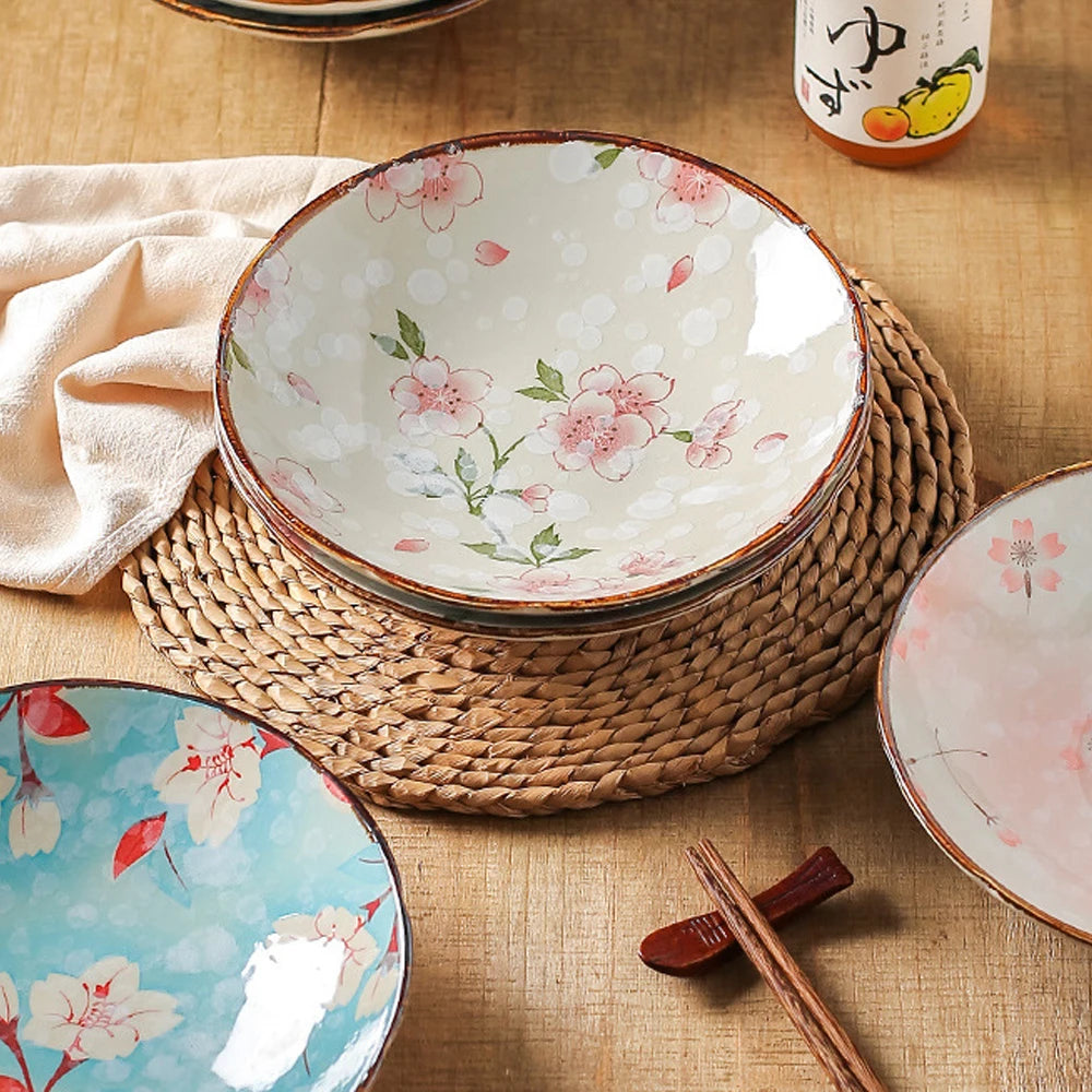 Pratos de cerâmica em estilo japonês