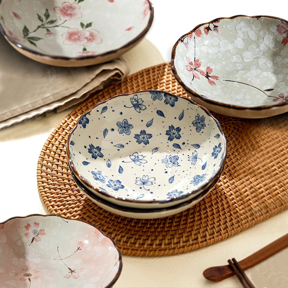 Pratos de cerâmica em estilo japonês