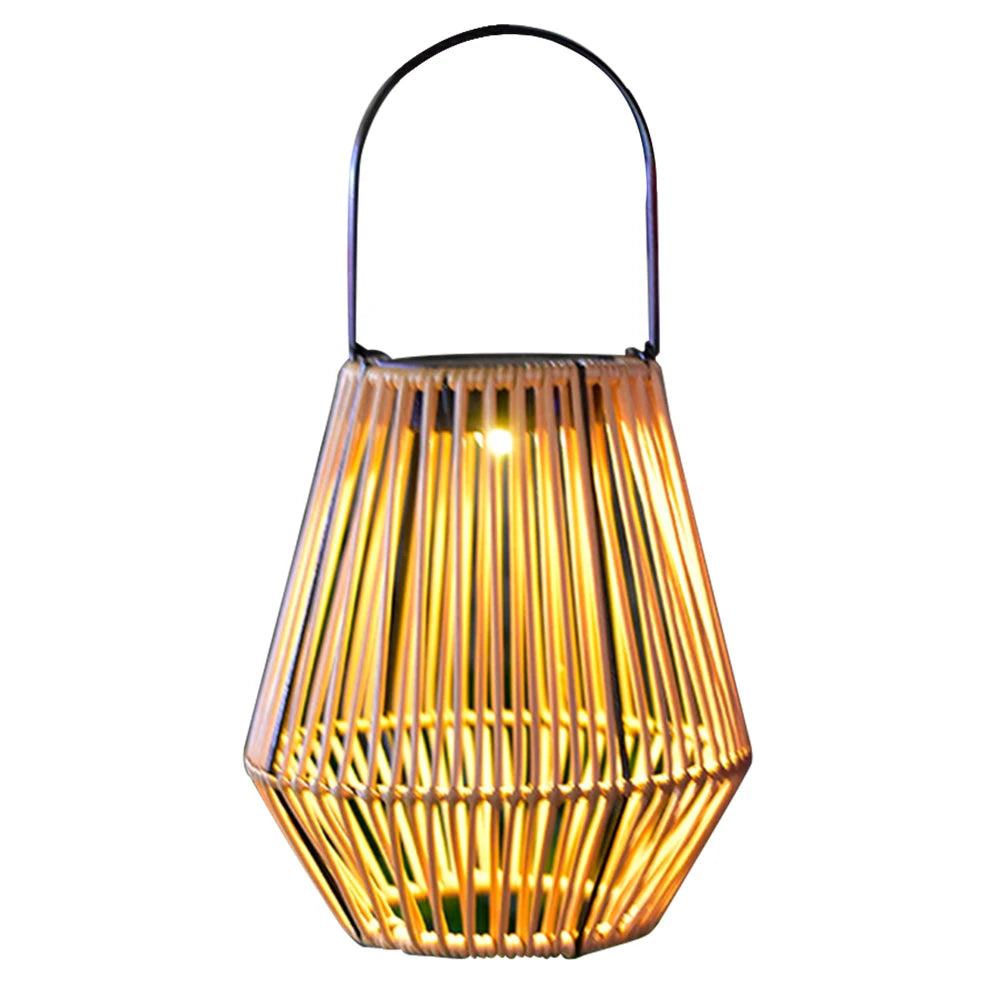 Lanterna solar de rattan SolaraWeave