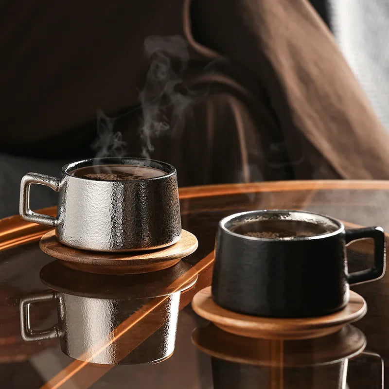 Taza de café de 23 ml con elegante platillo dorado y plateado 